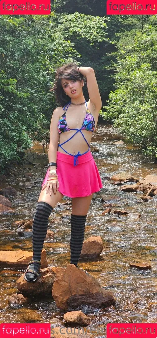 Emostonergorl / Obvious_Confusion699 / emo.stoner.gorl / smolstarcaster Onlyfans Photo Gallery 