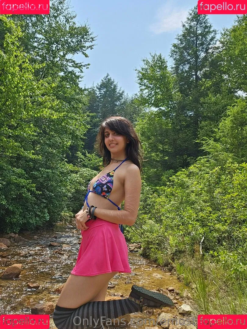 Emostonergorl / Obvious_Confusion699 / emo.stoner.gorl / smolstarcaster Onlyfans Photo Gallery 