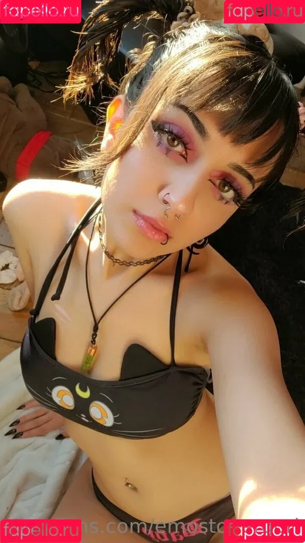 Emostonergorl / Obvious_Confusion699 / emo.stoner.gorl / smolstarcaster Onlyfans Photo Gallery 