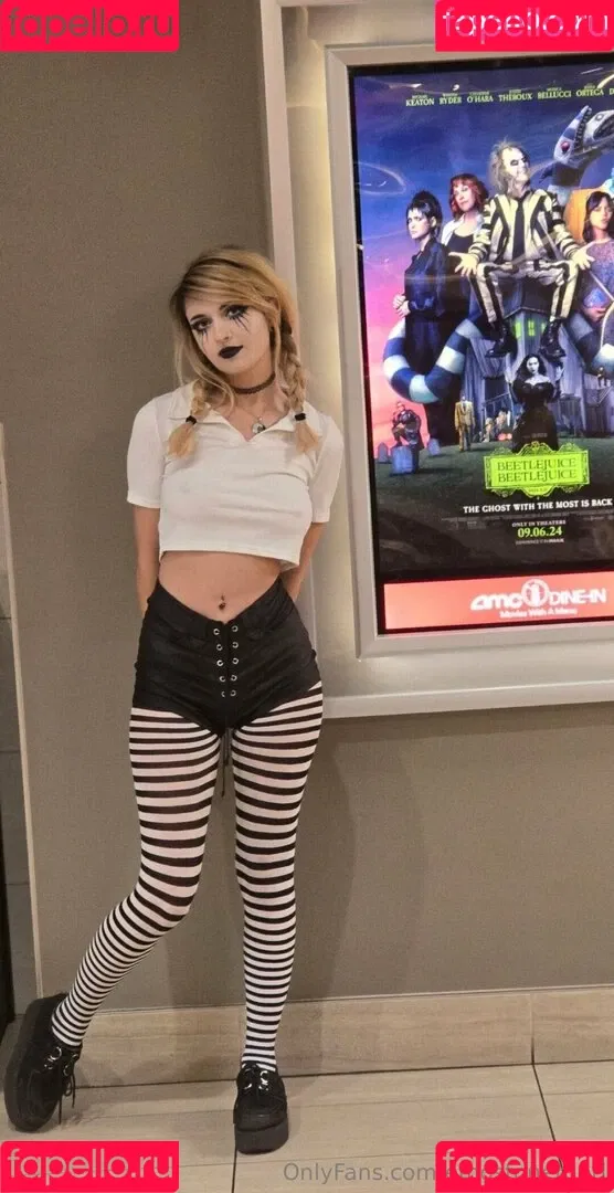 Emostonergorl / Obvious_Confusion699 / emo.stoner.gorl / smolstarcaster Onlyfans Photo Gallery 