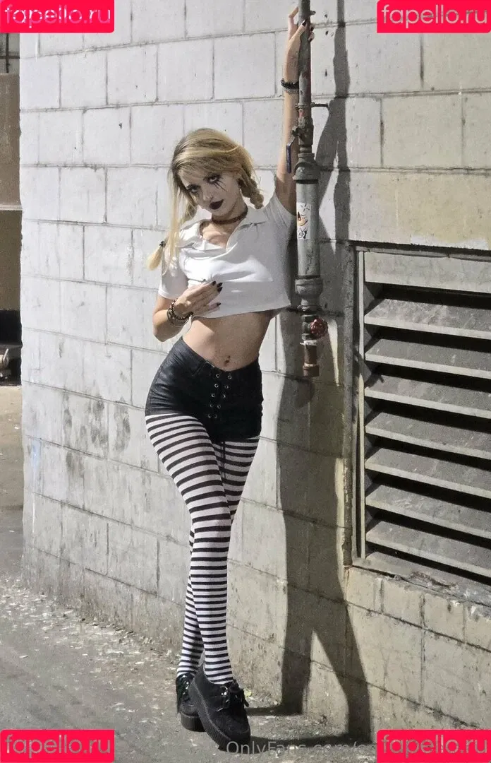 Emostonergorl / Obvious_Confusion699 / emo.stoner.gorl / smolstarcaster Onlyfans Photo Gallery 
