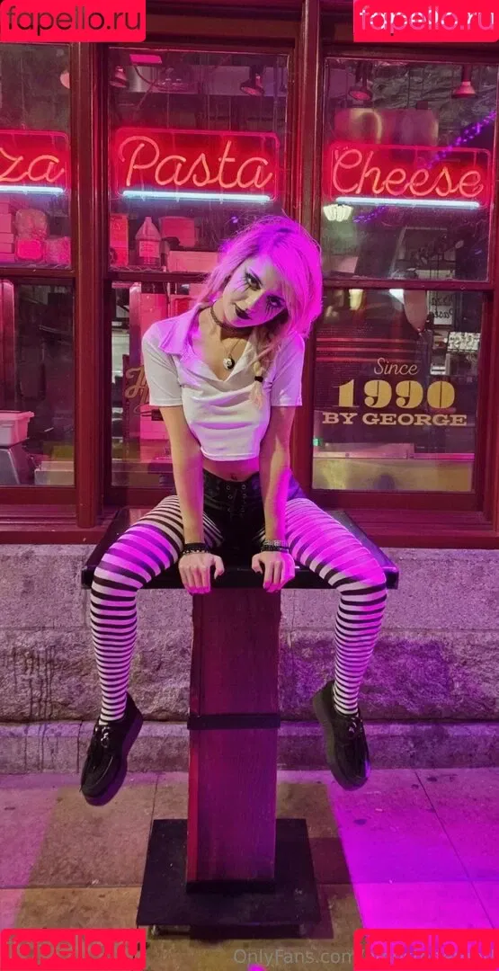 Emostonergorl / Obvious_Confusion699 / emo.stoner.gorl / smolstarcaster Onlyfans Photo Gallery 
