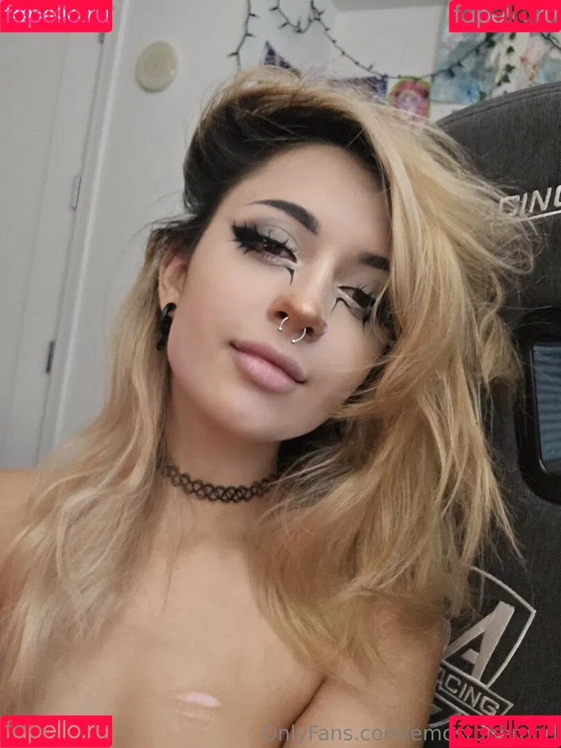 Emostonergorl / Obvious_Confusion699 / emo.stoner.gorl / smolstarcaster Onlyfans Photo Gallery 