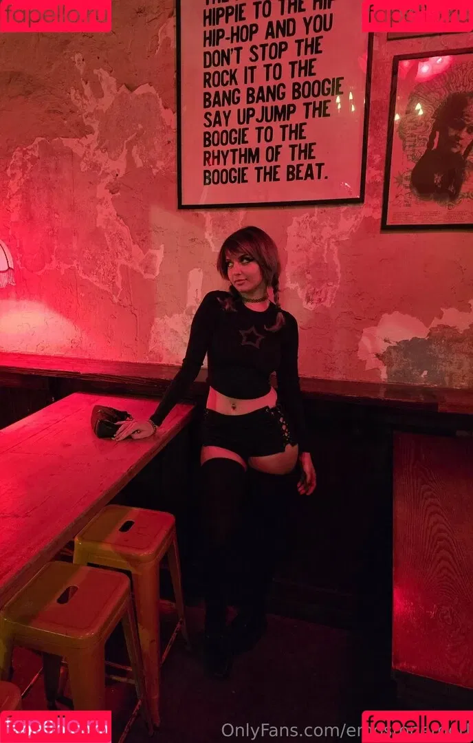 Emostonergorl / Obvious_Confusion699 / emo.stoner.gorl / smolstarcaster Onlyfans Photo Gallery 