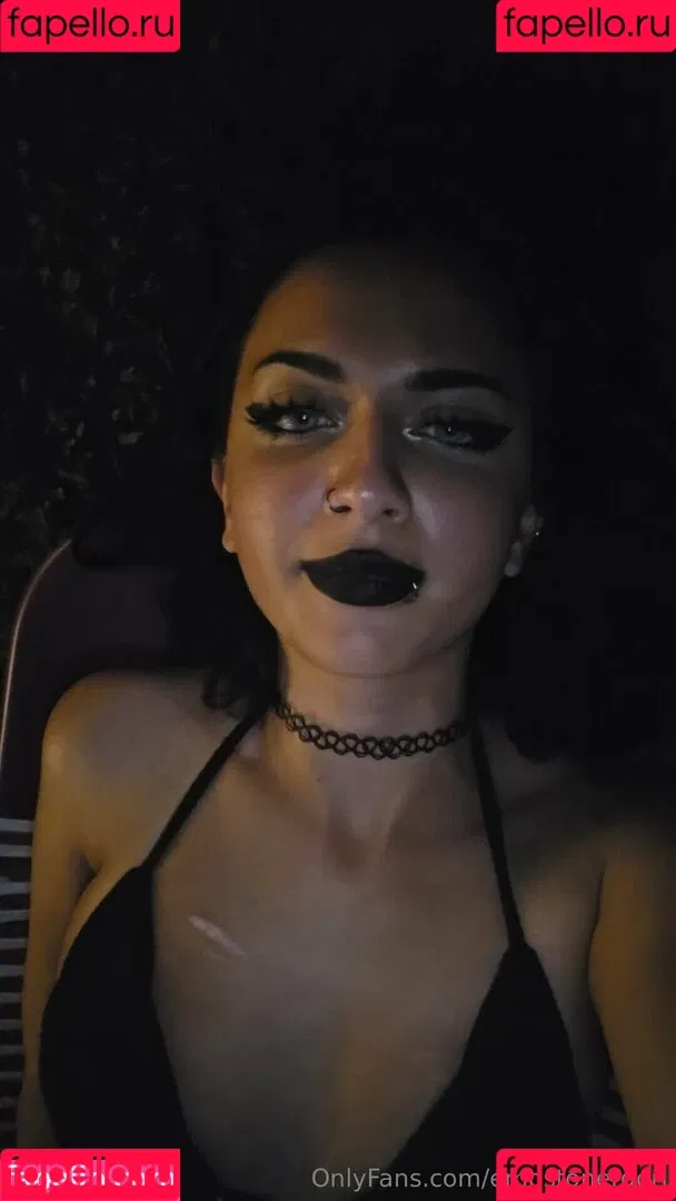 Emostonergorl / Obvious_Confusion699 / emo.stoner.gorl / smolstarcaster Onlyfans Photo Gallery 