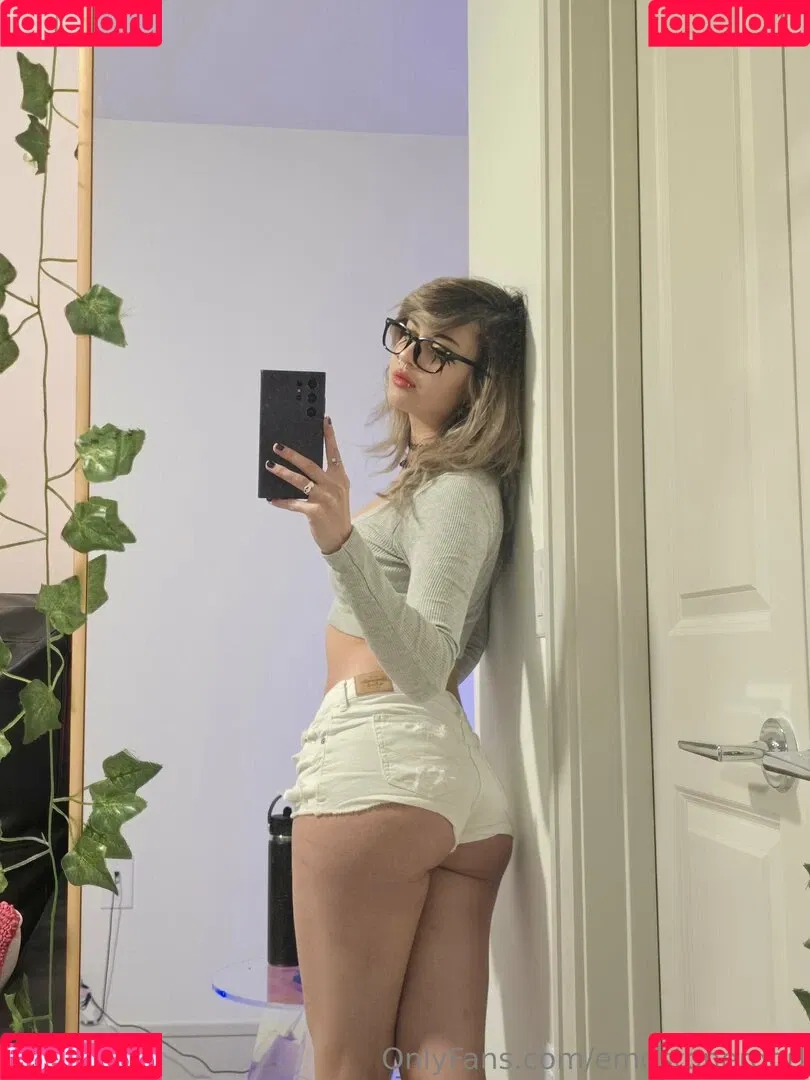 Emostonergorl / Obvious_Confusion699 / emo.stoner.gorl / smolstarcaster Onlyfans Photo Gallery 