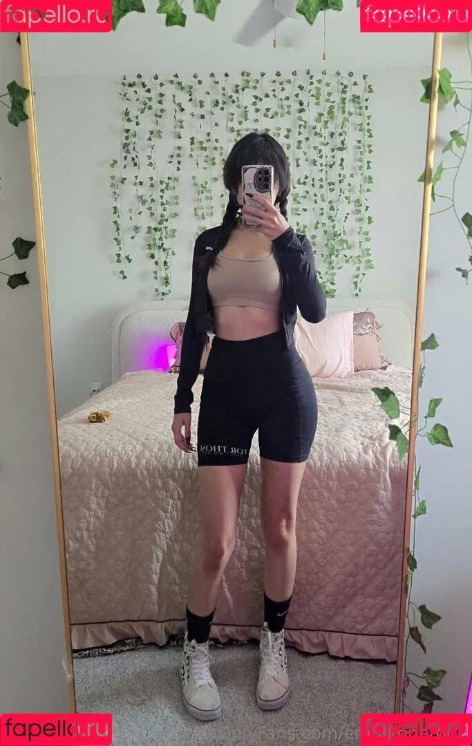 Emostonergorl / Obvious_Confusion699 / emo.stoner.gorl / smolstarcaster Onlyfans Photo Gallery 