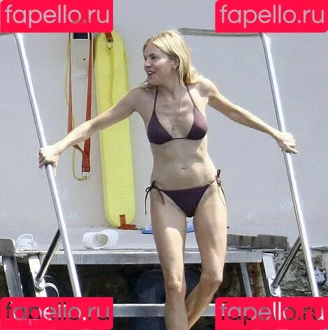 Sienna Miller / siennaonline / siennathing Onlyfans Photo Gallery 