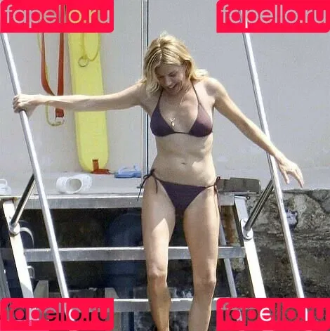 Sienna Miller / siennaonline / siennathing Onlyfans Photo Gallery 