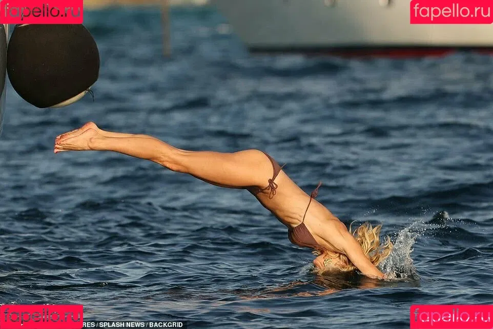 Sienna Miller / siennaonline / siennathing Onlyfans Photo Gallery 