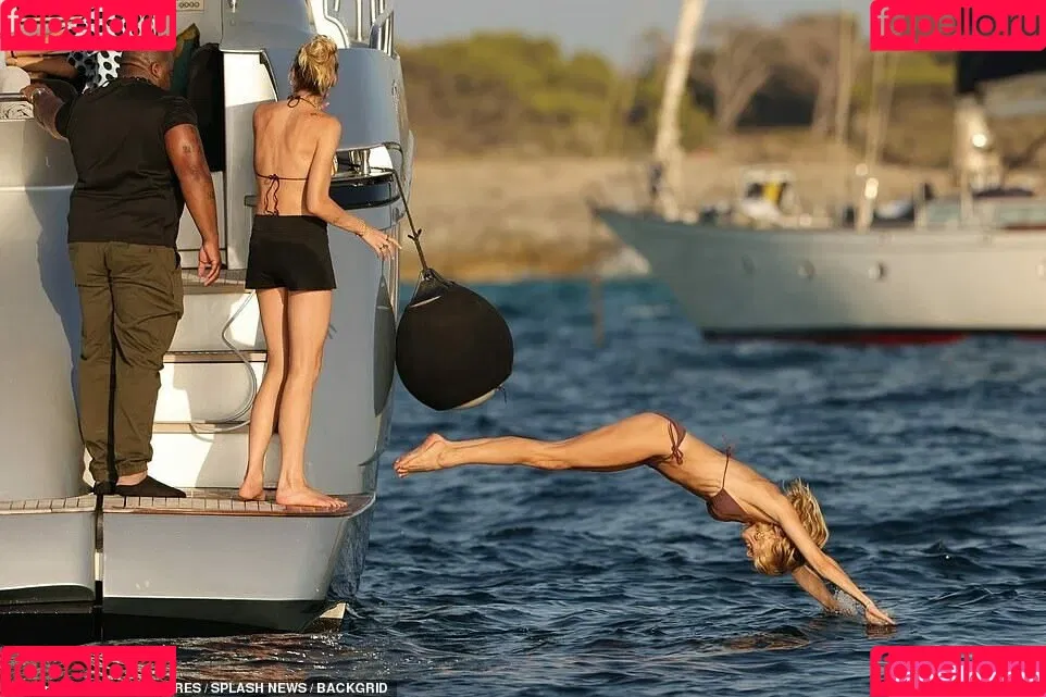 Sienna Miller / siennaonline / siennathing Onlyfans Photo Gallery 