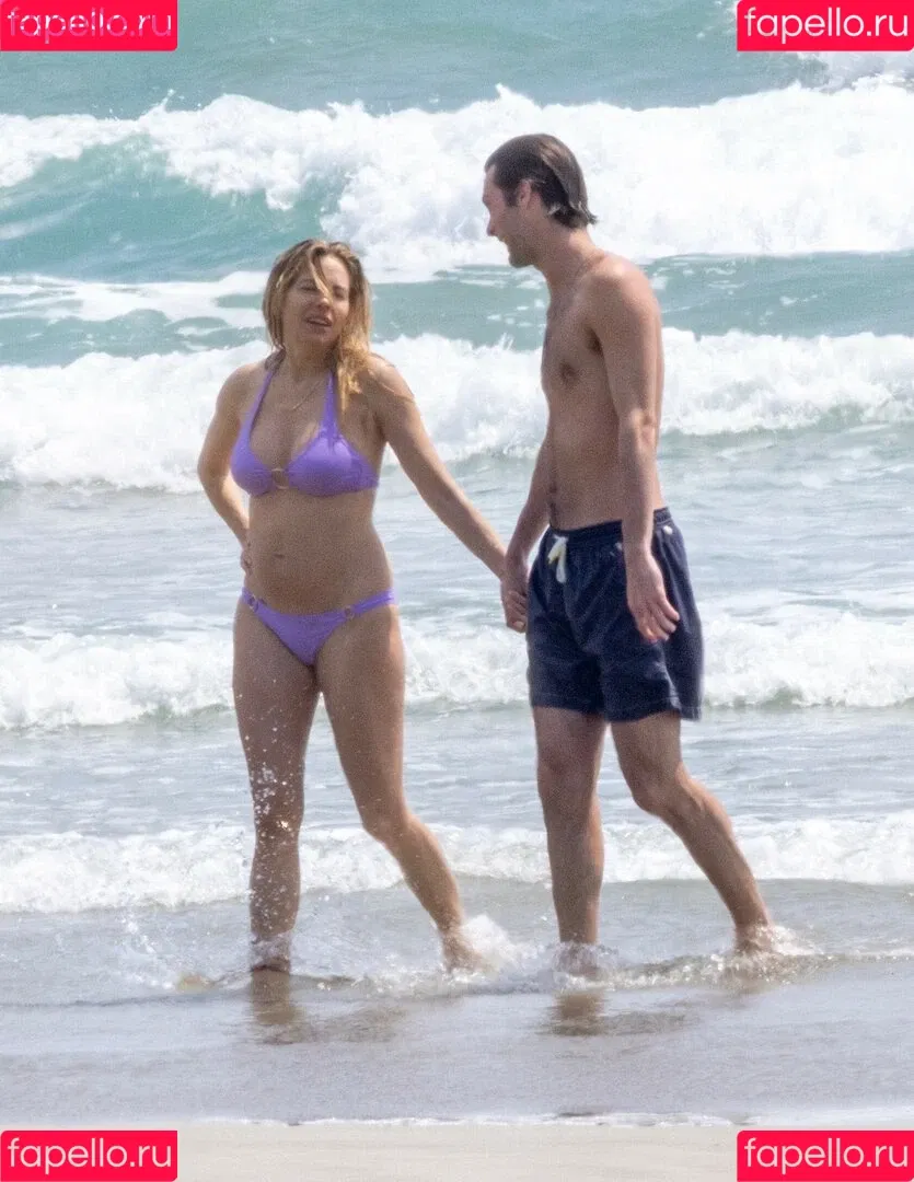 Sienna Miller / siennaonline / siennathing Onlyfans Photo Gallery 