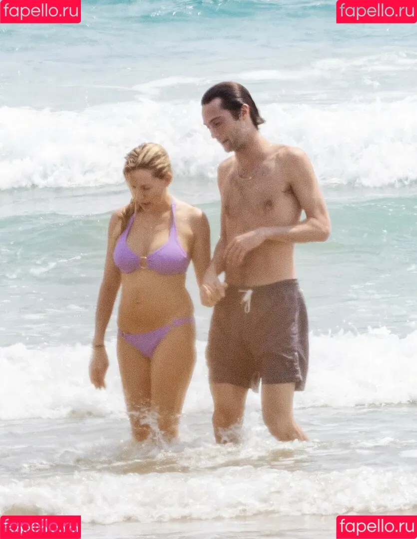 Sienna Miller / siennaonline / siennathing Onlyfans Photo Gallery 