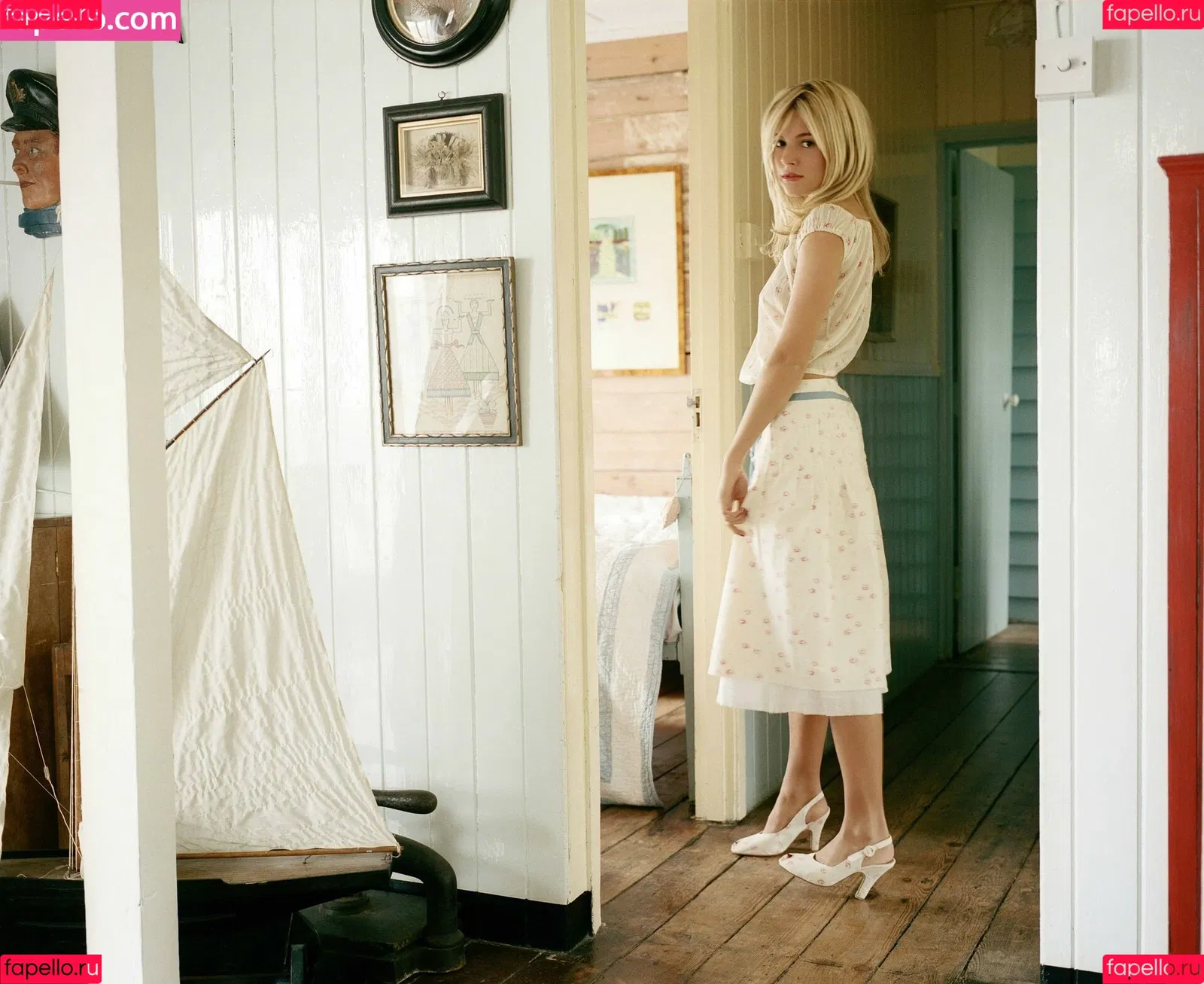 Sienna Miller / siennaonline / siennathing Onlyfans Photo Gallery 