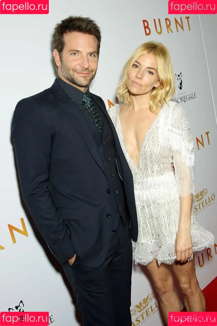 Sienna Miller / siennaonline / siennathing Onlyfans Photo Gallery 