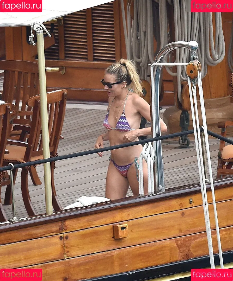 Sienna Miller / siennaonline / siennathing Onlyfans Photo Gallery 
