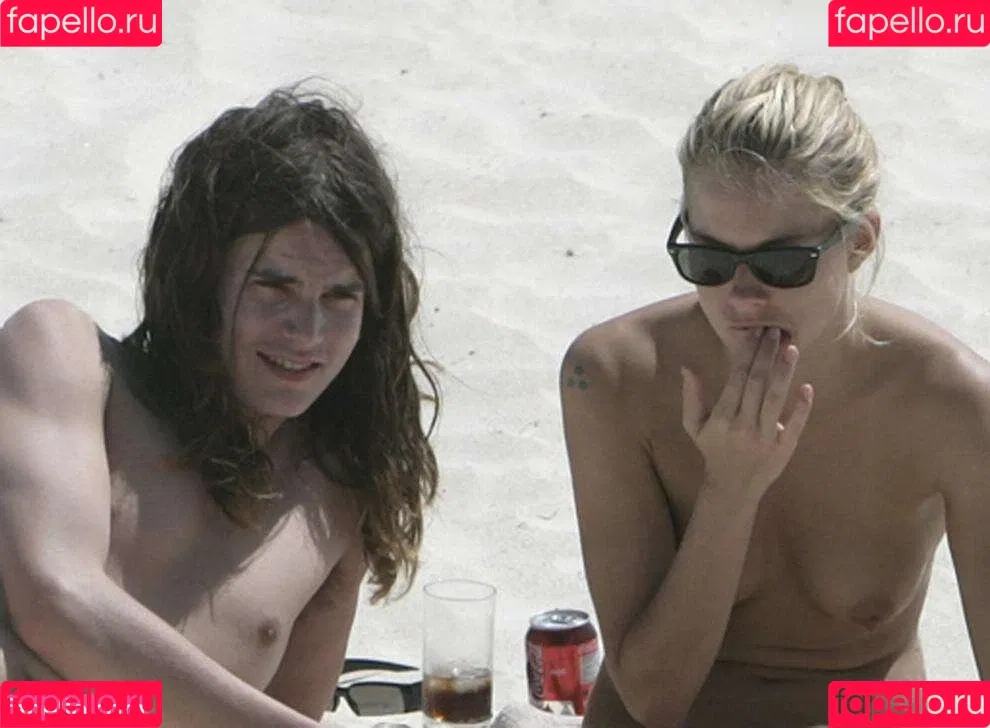 Sienna Miller / siennaonline / siennathing Onlyfans Photo Gallery 