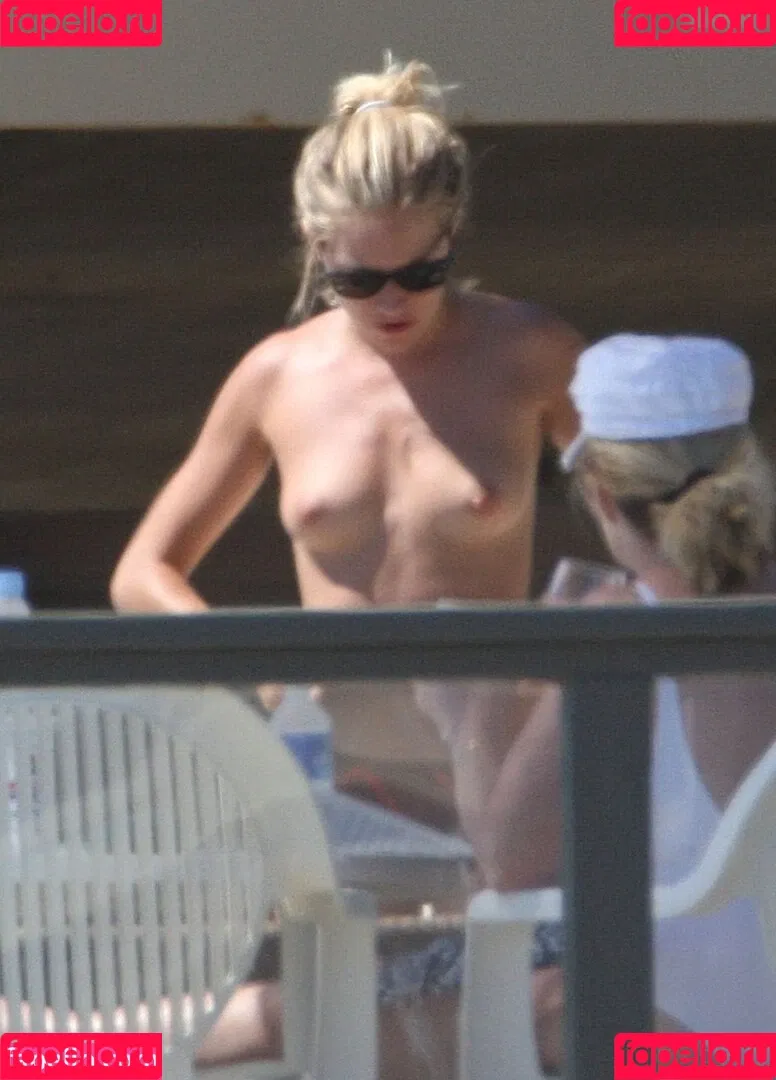 Sienna Miller / siennaonline / siennathing Onlyfans Photo Gallery 