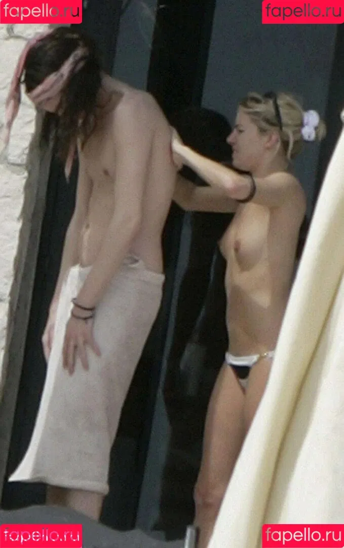 Sienna Miller / siennaonline / siennathing Onlyfans Photo Gallery 