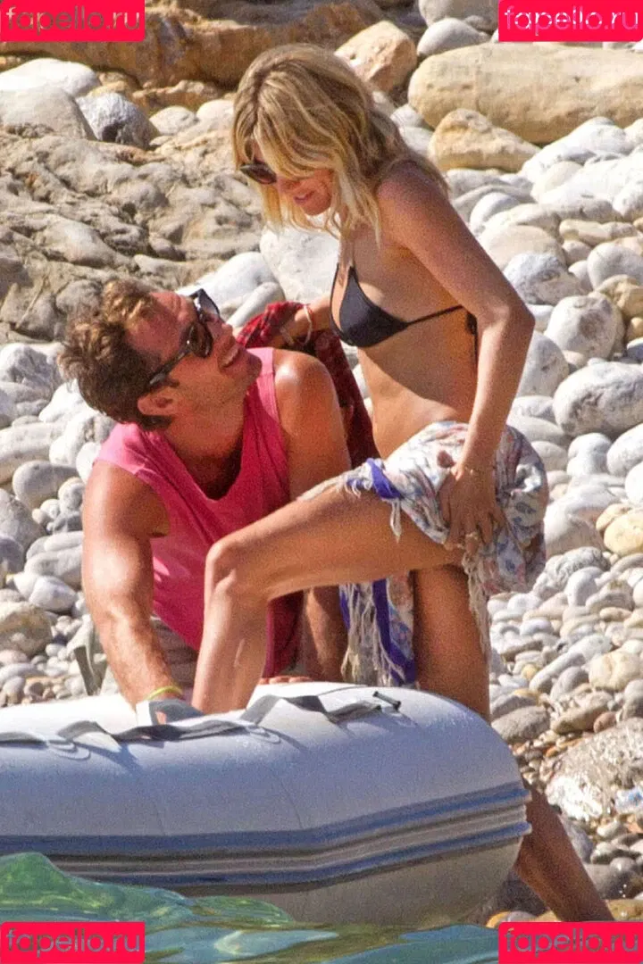 Sienna Miller / siennaonline / siennathing Onlyfans Photo Gallery 