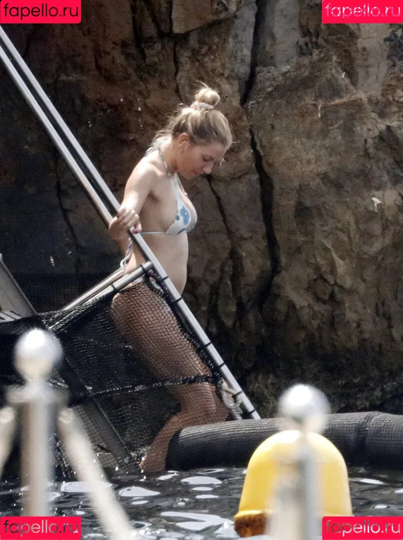 Sienna Miller / siennaonline / siennathing Onlyfans Photo Gallery 