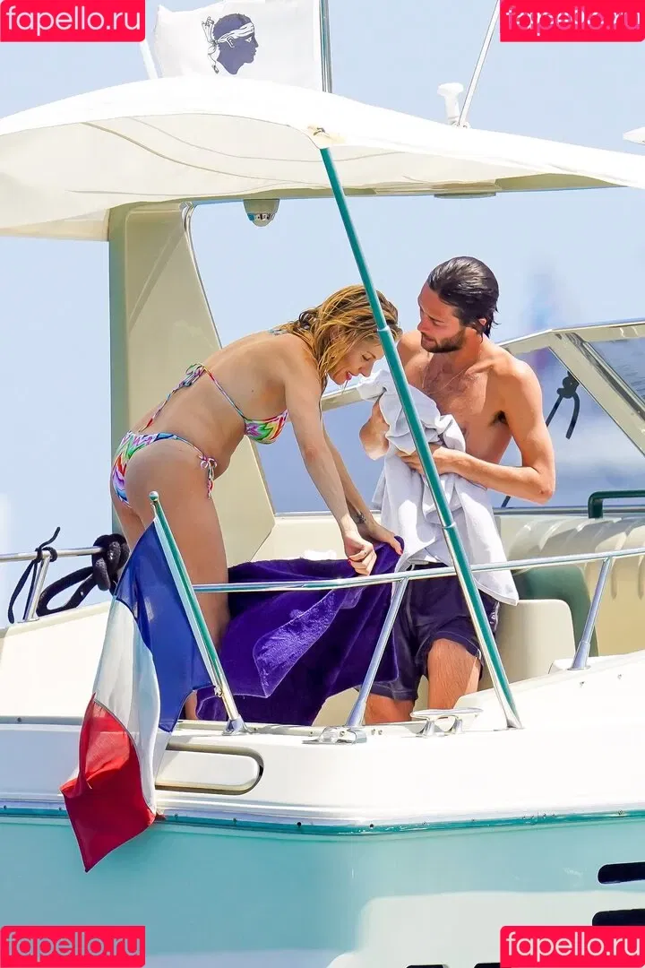 Sienna Miller / siennaonline / siennathing Onlyfans Photo Gallery 