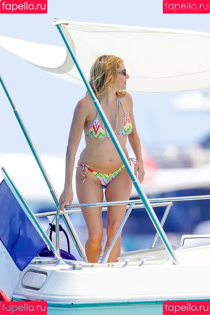 Sienna Miller / siennaonline / siennathing Onlyfans Photo Gallery 