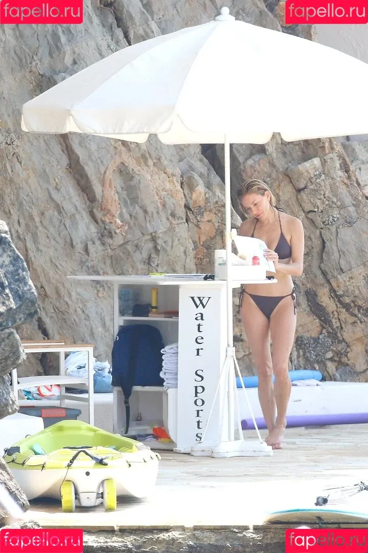 Sienna Miller / siennaonline / siennathing Onlyfans Photo Gallery 