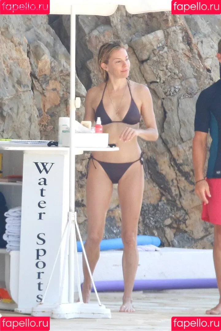 Sienna Miller / siennaonline / siennathing Onlyfans Photo Gallery 