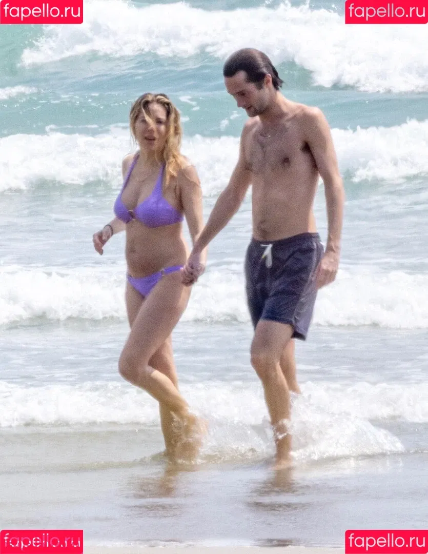 Sienna Miller / siennaonline / siennathing Onlyfans Photo Gallery 