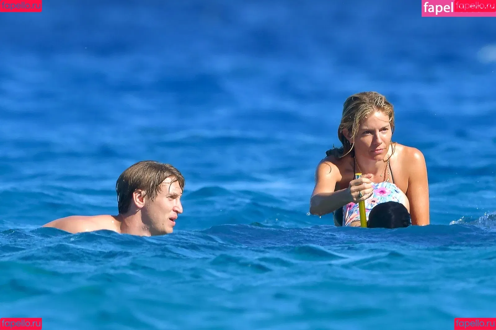 Sienna Miller / siennaonline / siennathing Onlyfans Photo Gallery 