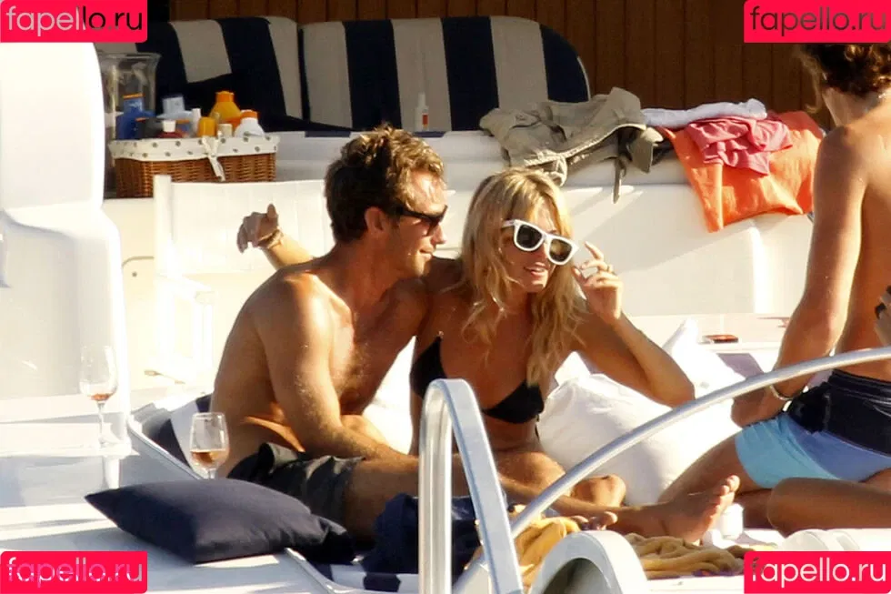 Sienna Miller / siennaonline / siennathing Onlyfans Photo Gallery 