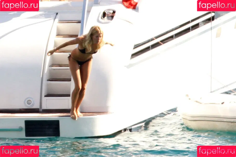 Sienna Miller / siennaonline / siennathing Onlyfans Photo Gallery 