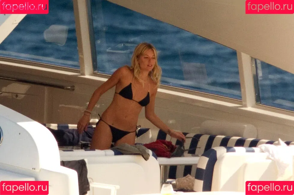 Sienna Miller / siennaonline / siennathing Onlyfans Photo Gallery 