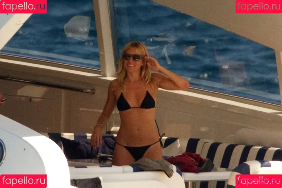 Sienna Miller / siennaonline / siennathing Onlyfans Photo Gallery 