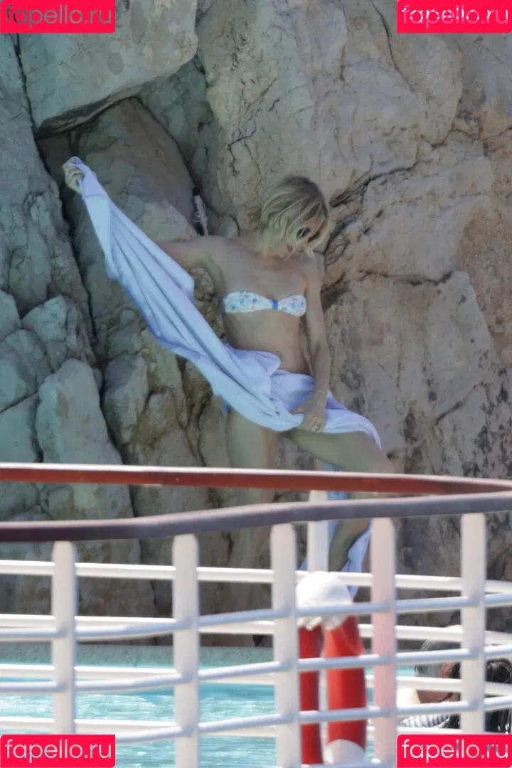 Sienna Miller / siennaonline / siennathing Onlyfans Photo Gallery 
