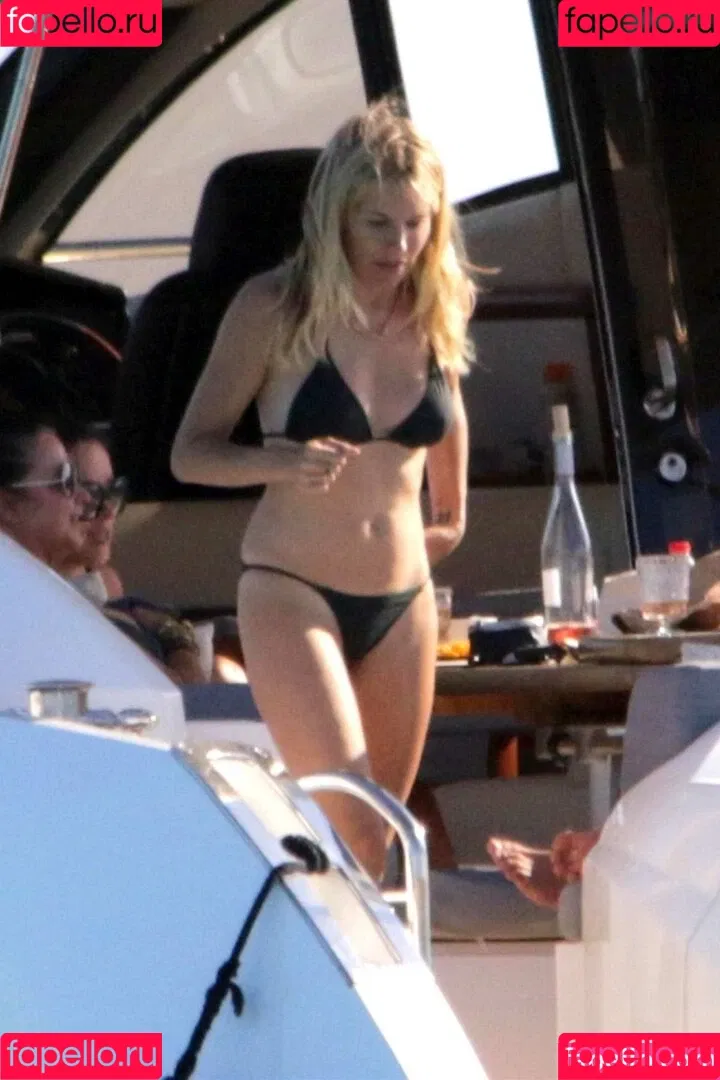 Sienna Miller / siennaonline / siennathing Onlyfans Photo Gallery 