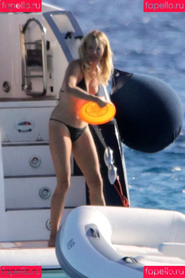 Sienna Miller / siennaonline / siennathing Onlyfans Photo Gallery 
