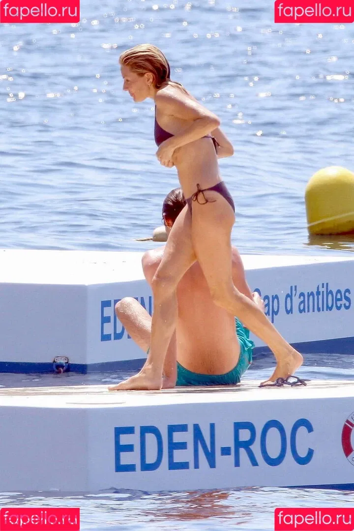 Sienna Miller / siennaonline / siennathing Onlyfans Photo Gallery 