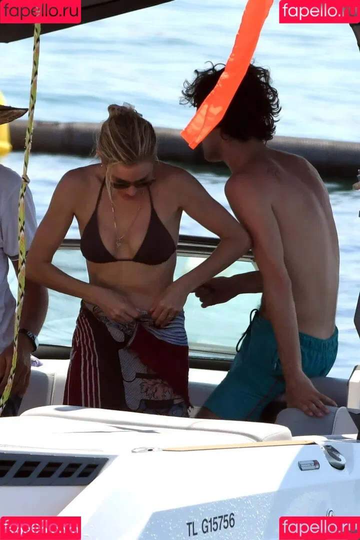 Sienna Miller / siennaonline / siennathing Onlyfans Photo Gallery 