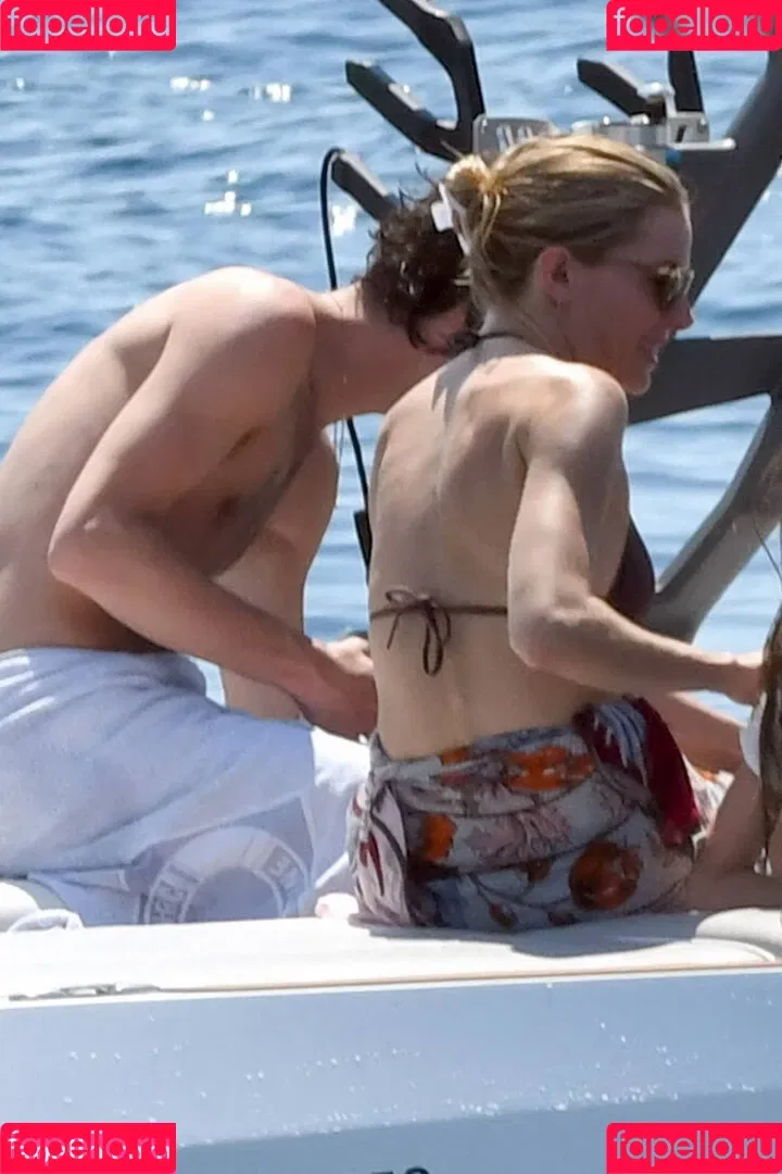 Sienna Miller / siennaonline / siennathing Onlyfans Photo Gallery 