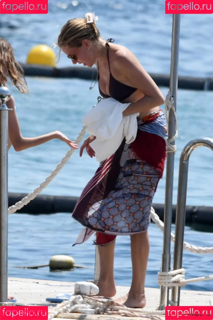 Sienna Miller / siennaonline / siennathing Onlyfans Photo Gallery 