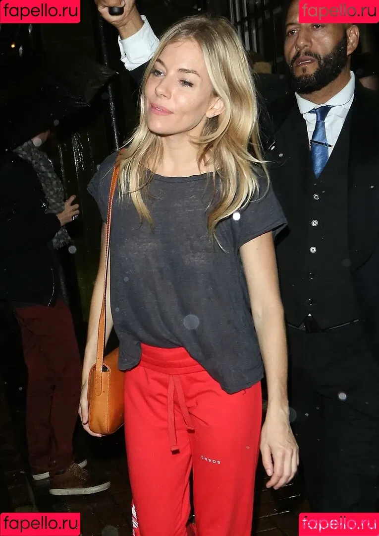 Sienna Miller / siennaonline / siennathing Onlyfans Photo Gallery 