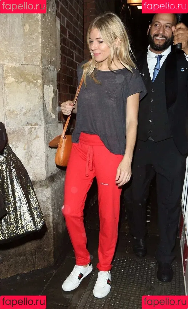 Sienna Miller / siennaonline / siennathing Onlyfans Photo Gallery 