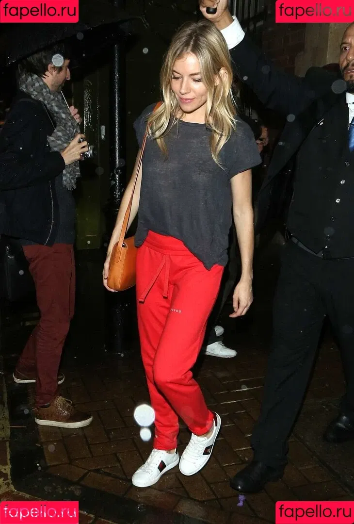 Sienna Miller / siennaonline / siennathing Onlyfans Photo Gallery 