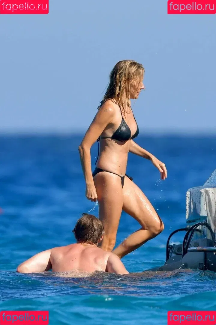Sienna Miller / siennaonline / siennathing Onlyfans Photo Gallery 