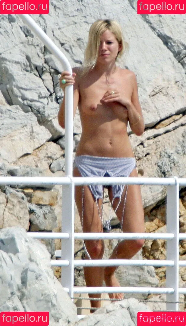 Sienna Miller / siennaonline / siennathing Onlyfans Photo Gallery 