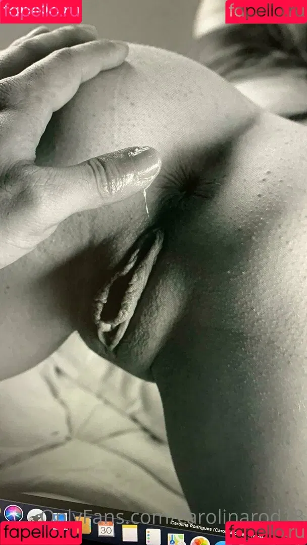Carolina Rodrigues / Carolinarod18 / cahnrodrigues Onlyfans Photo Gallery 