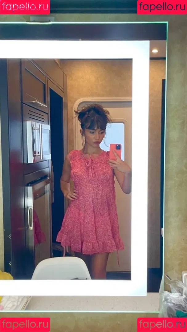 Rowan Blanchard / Simp Chat / rowanblanchard Onlyfans Photo Gallery 