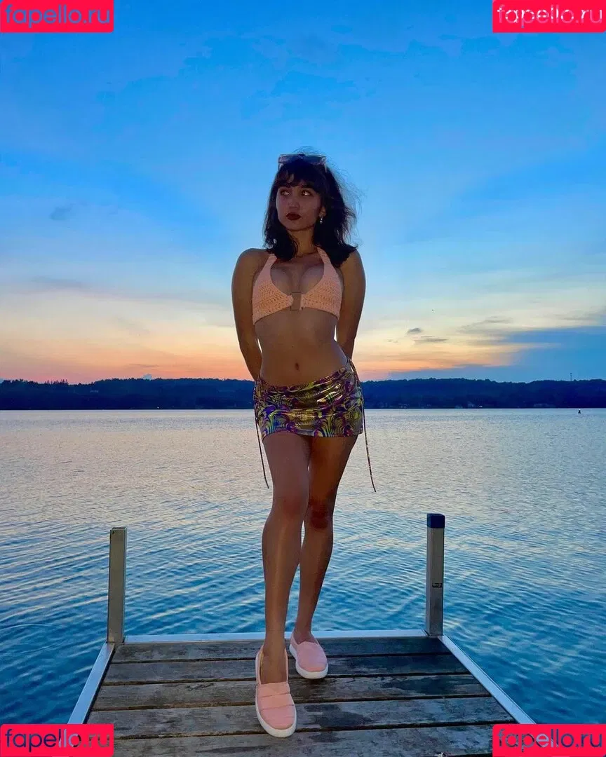 Rowan Blanchard / Simp Chat / rowanblanchard Onlyfans Photo Gallery 